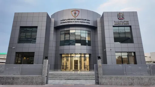 مبنى مركز الإمارات للعلوم الرياضية والطب الرياضي
